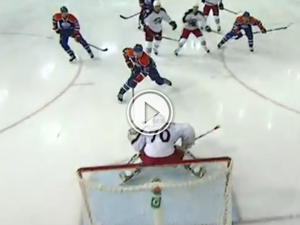 NHL rookie scores in first game after 3 month injury (Video)