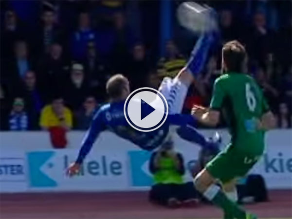 Stunning long range overhead kick (Video)
