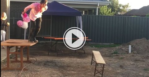 Man body slams bench in Australia (Video)