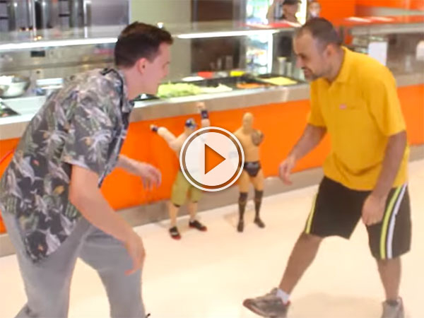 Man wrestles for free kebab(Video)