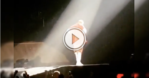 Bieber falls into a hole on stage in Sask; is regretfully, ok (Video)