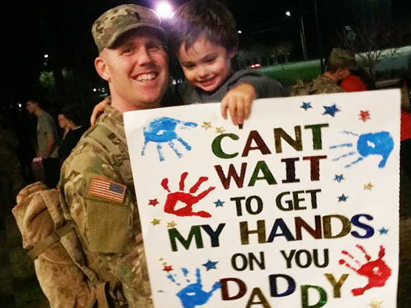 Chive brings happiness to army soldiers by bringing them best wishes from their children