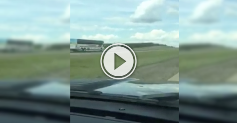 Driving a bus north, in the southbound lane seems safe, sure! (Video)