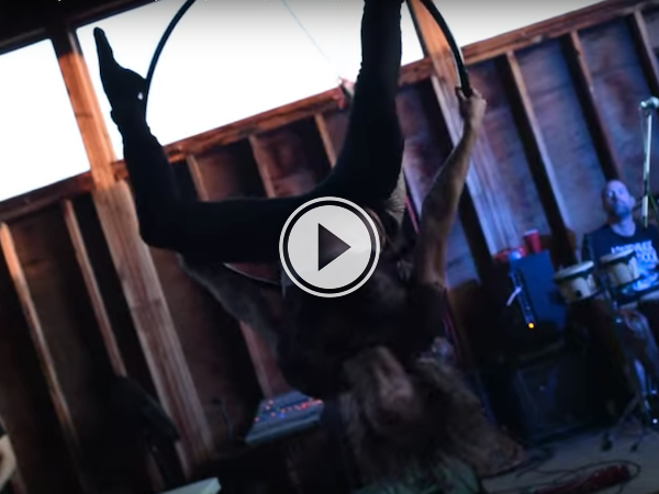 When dancers combine hoops and aerial work, I'm hypnotized! (Video)