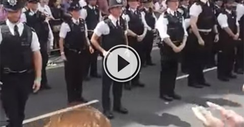 London police officer proposes to boyfriend (Video)