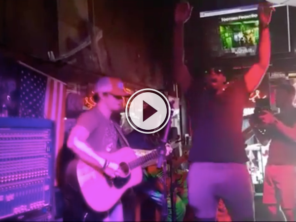 It's open mic night at the local hockey bar! (Video)