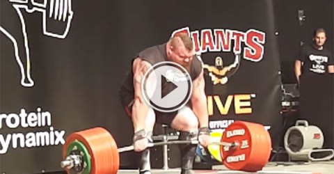 Eddie Hall deadlifts 500kg (Video)