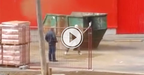 Worker just DGAF right now (Video)