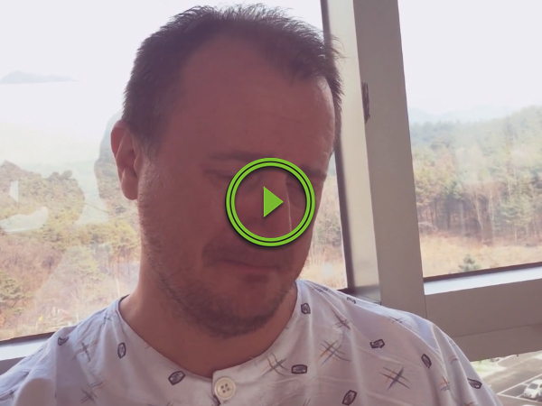 Hospitalized father sees daughter for first time (Video)