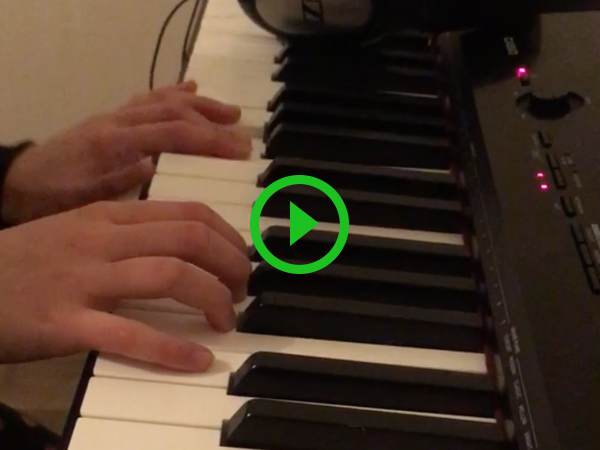 Little girl plays Imperial March on piano in Darth Vader mask (Video)