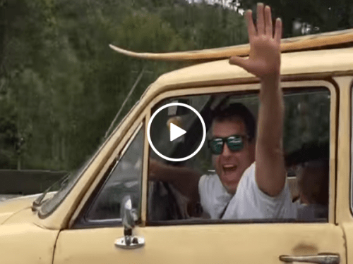 Happily divorced man paints message on his car (Video)