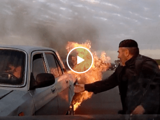 Brave old man rescues multiple people from car fire
