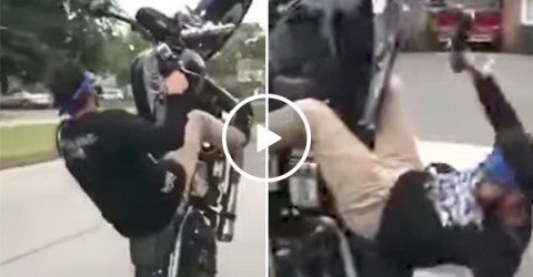 Crazy motorcycle wheelie | Daredevil rides bike on street