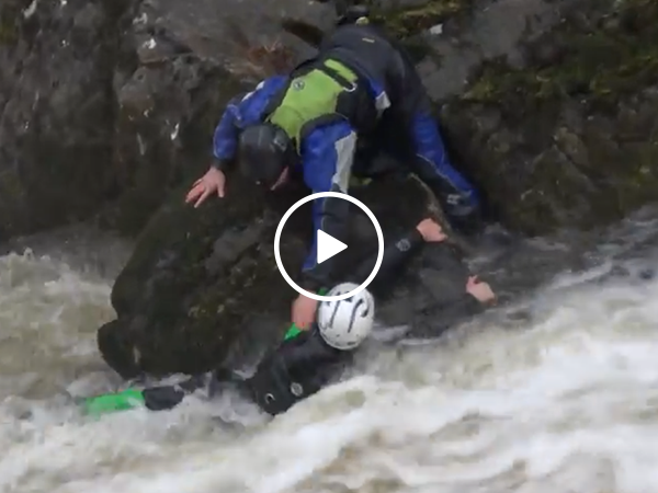 Kayaker saves friend in amazing river rapids rescue (Video)
