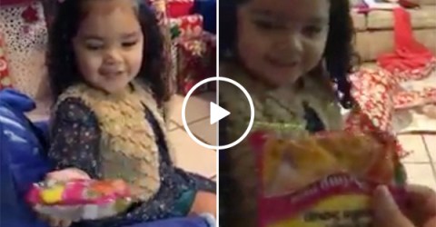 Girl Gets Awful Gift for Christmas But Her Reaction Was Joyful