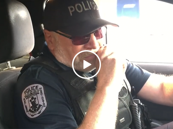 Emotional police officer retires after 39 years (Video)