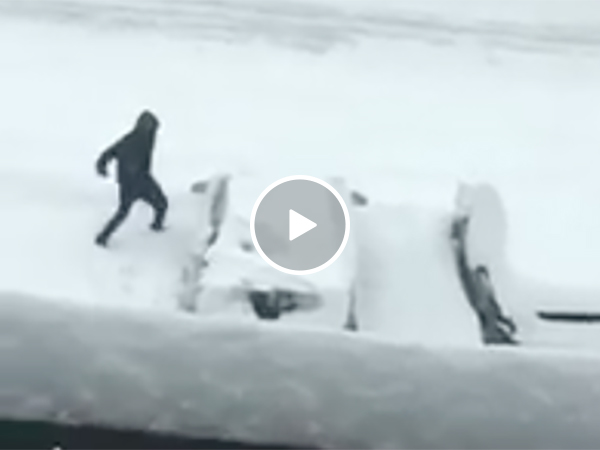 Guy Flips Out When He Has To Clear His Car of Snow In a Winter Storm