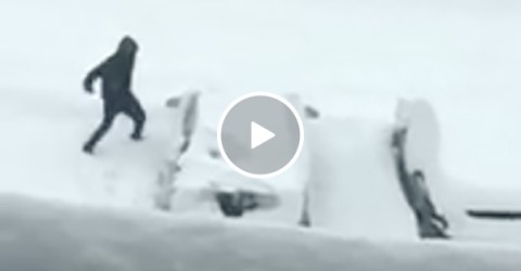 Guy Flips Out When He Has To Clear His Car of Snow In a Winter Storm