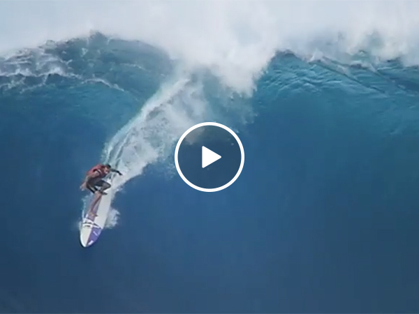 Surfing highlight Video of Wipe Outs at Pipeline