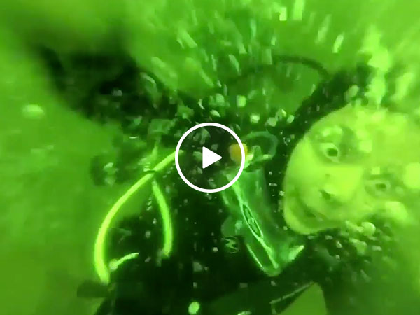 Scuba Diver's underwater panic attack is utterly terrifying (Video)