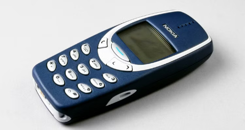 Photo of a 2000s Nokia phone